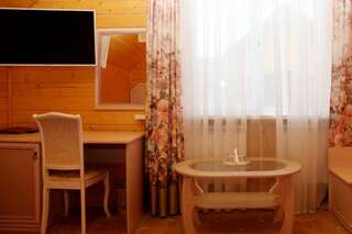 Гостиница Бережки Холл Егорьевск Двухместный номер с 2 отдельными кроватями - Деревянный коттедж-6